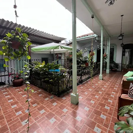 Sandalio Hostal Cali